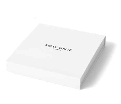Kelly White – Virgin Box